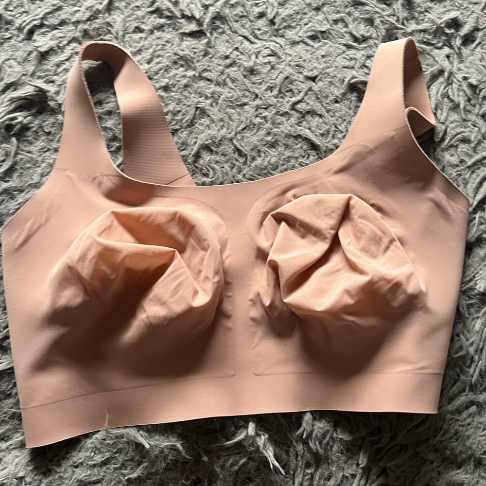 Evelyn and Bobbie Scoop Bra